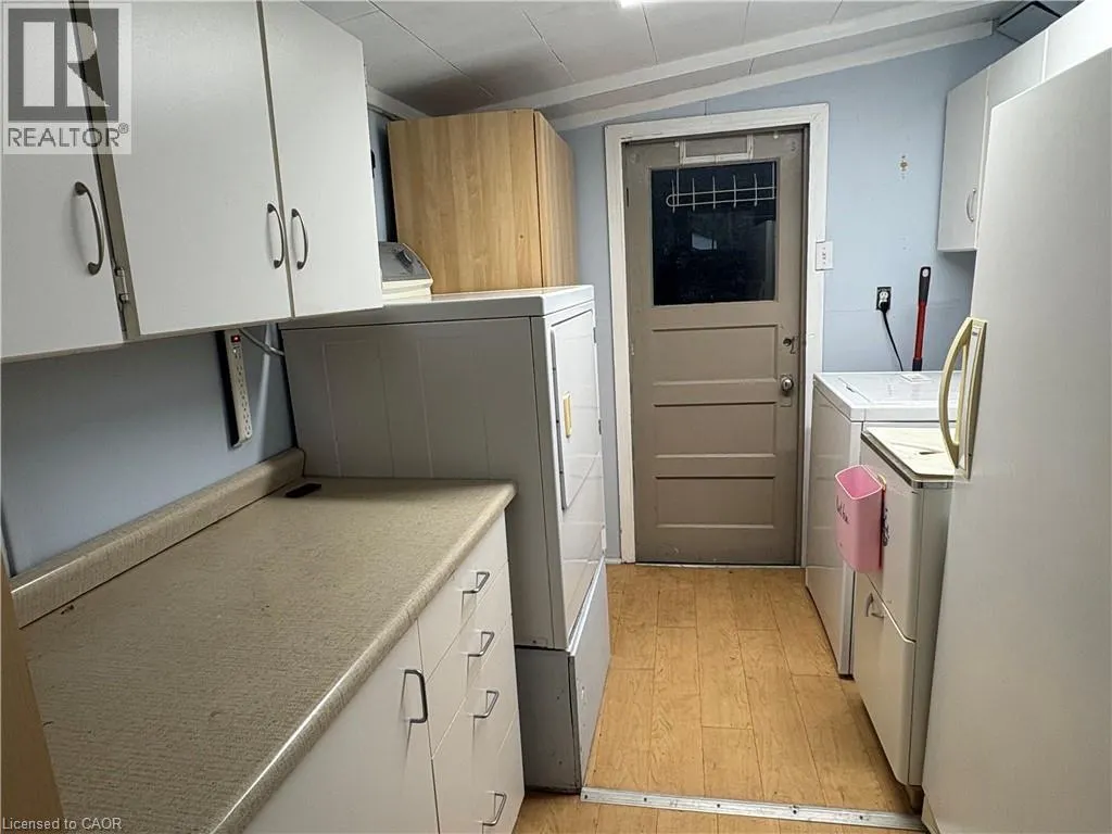 42 EMERY Street W