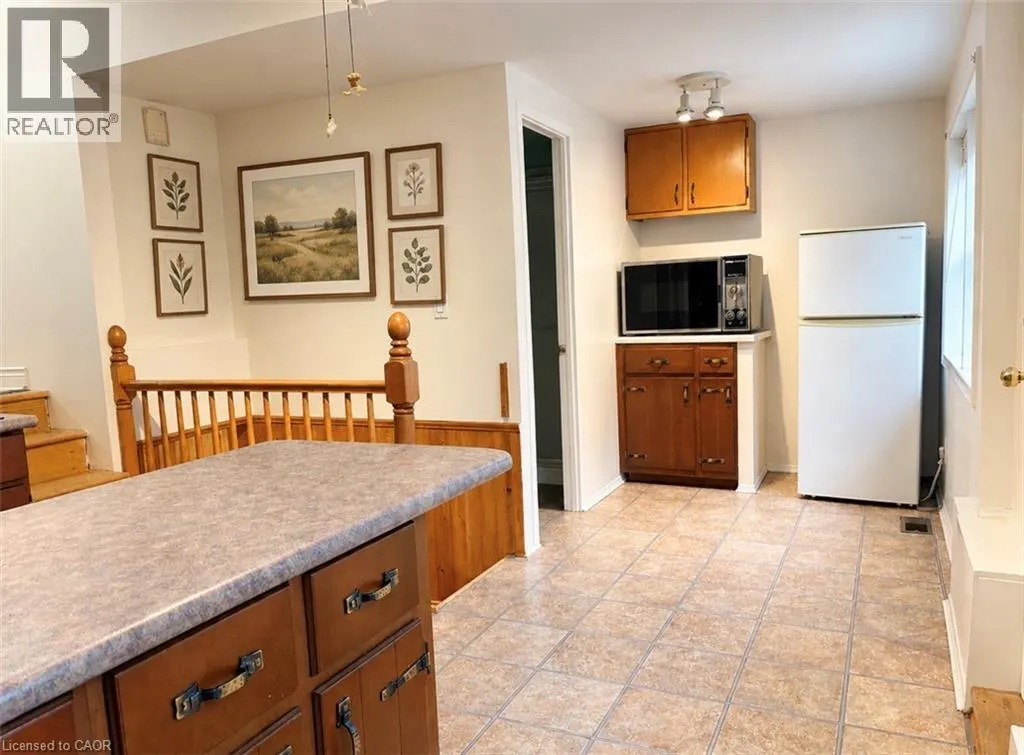 42 EMERY Street W