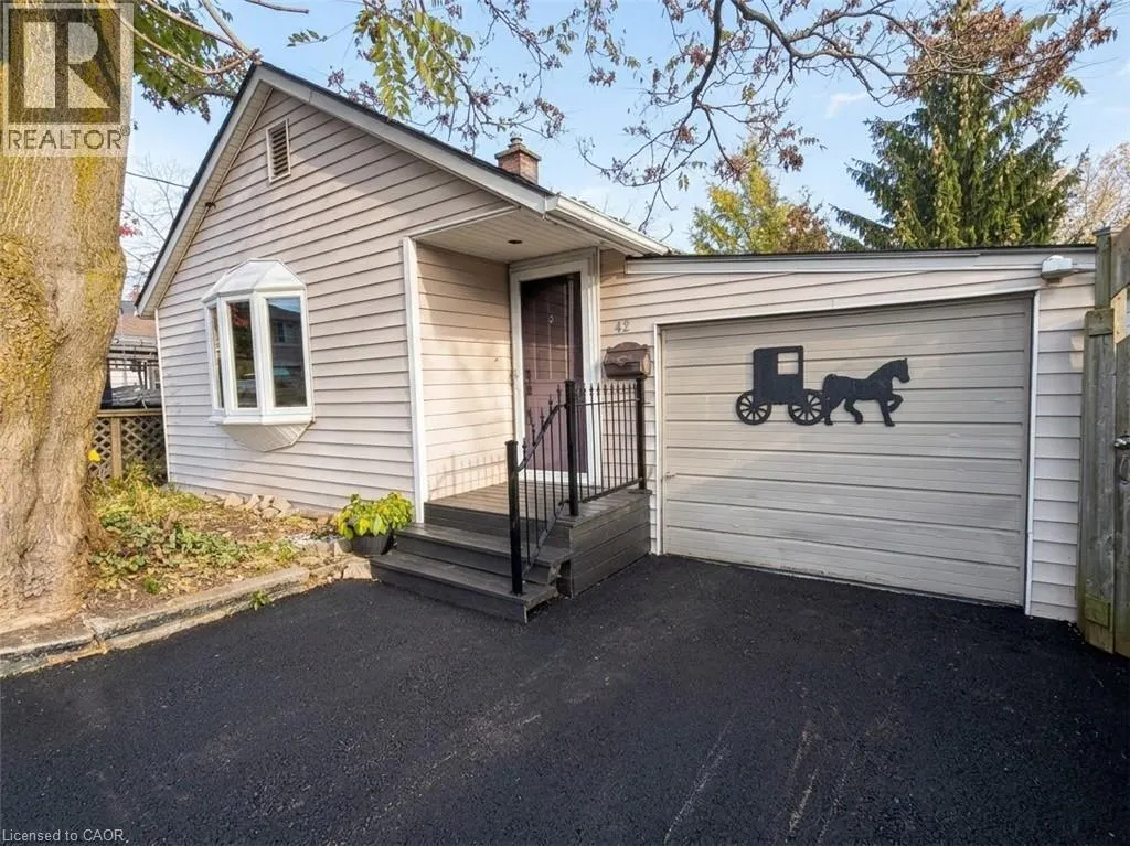 42 EMERY Street W
