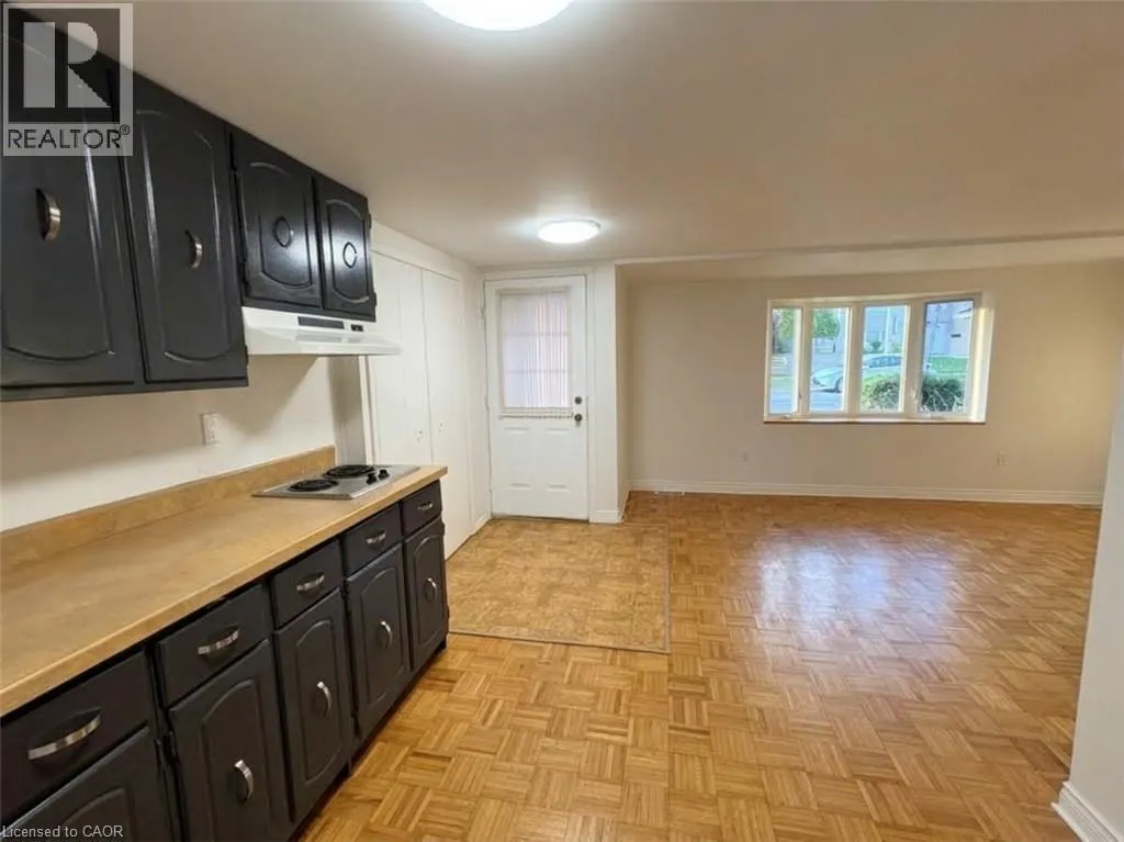 42 EMERY Street W