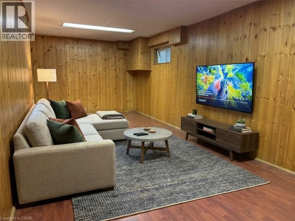 42 EMERY Street W