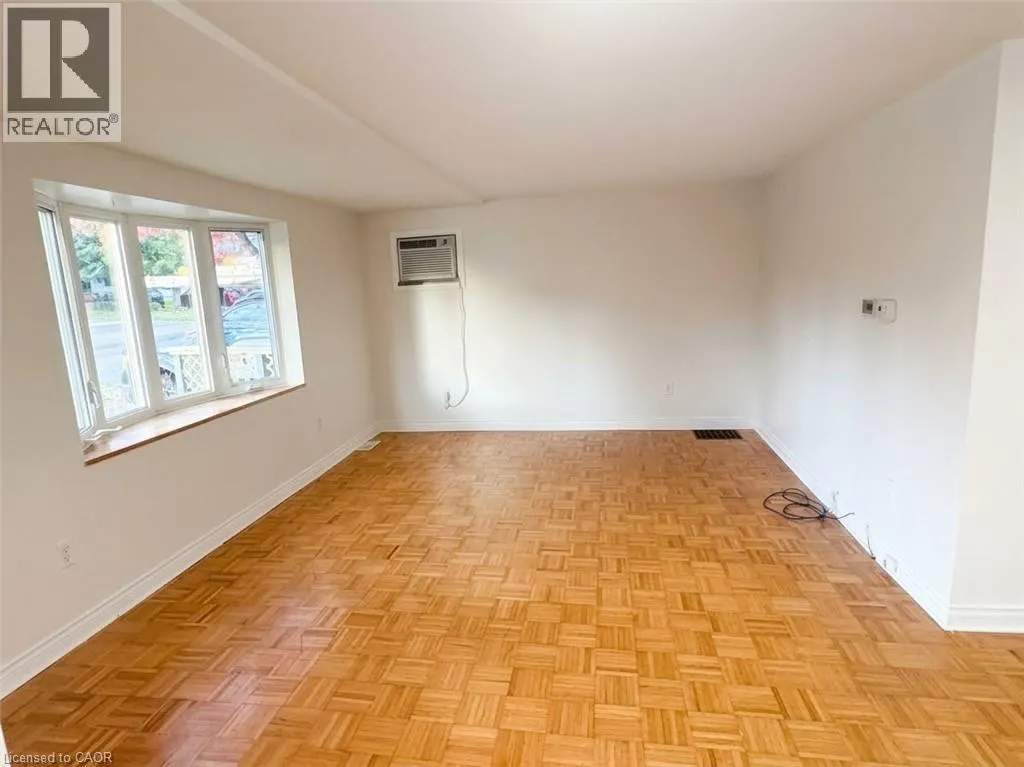 42 EMERY Street W