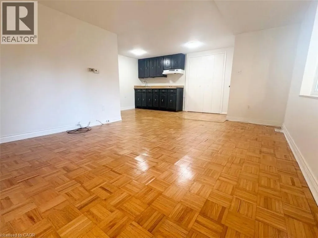 42 EMERY Street W