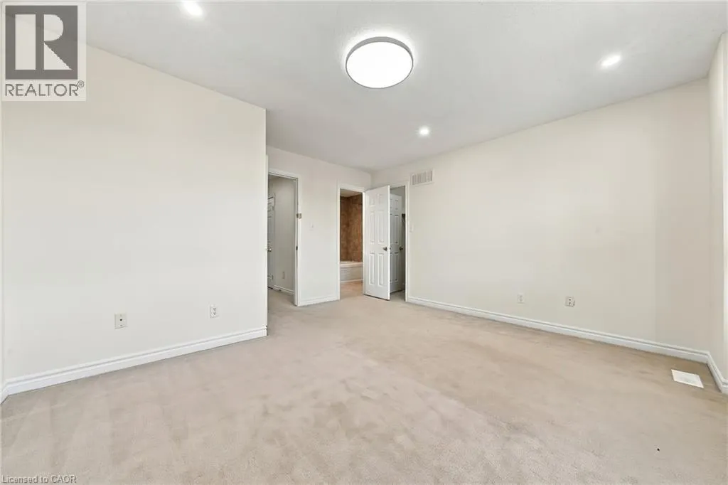 35 THAMES Way