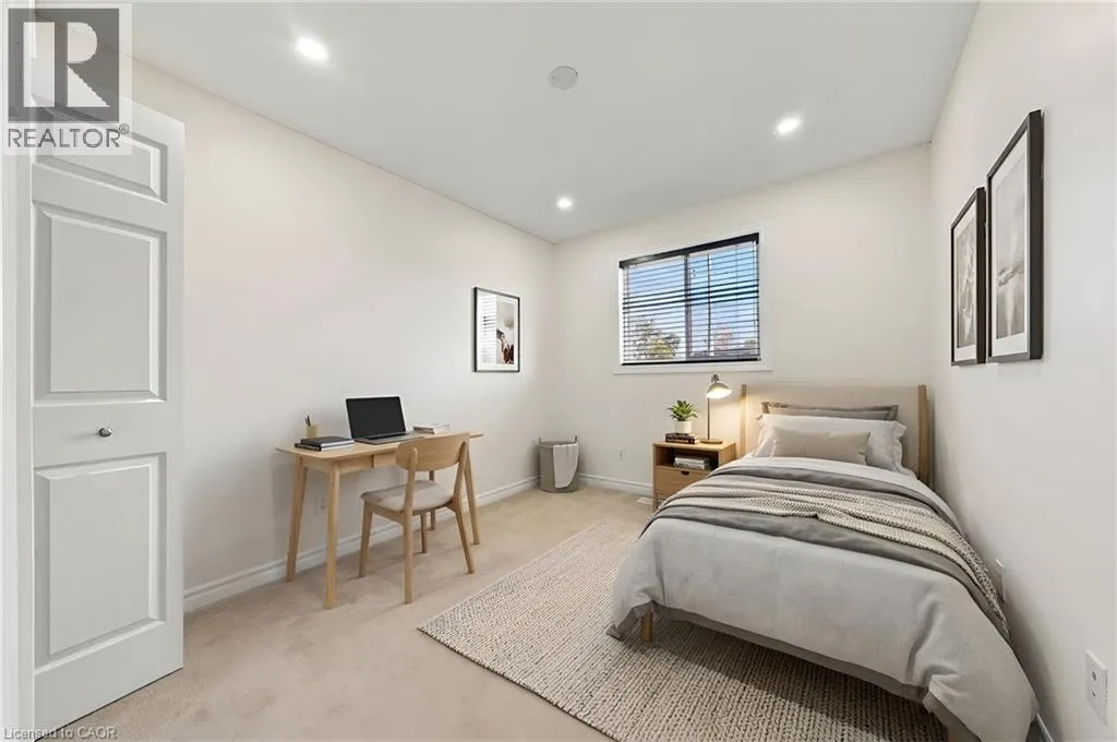 35 THAMES Way