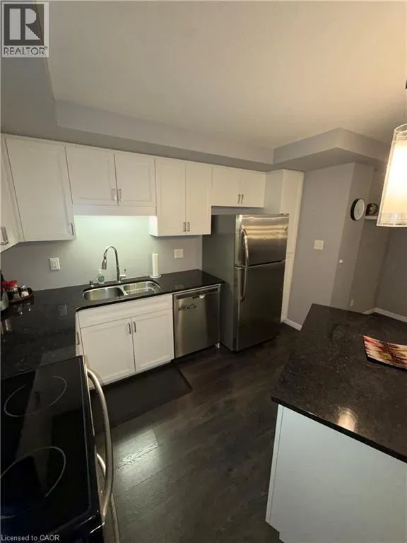 255 MAITLAND Street Unit# 4A #4A
