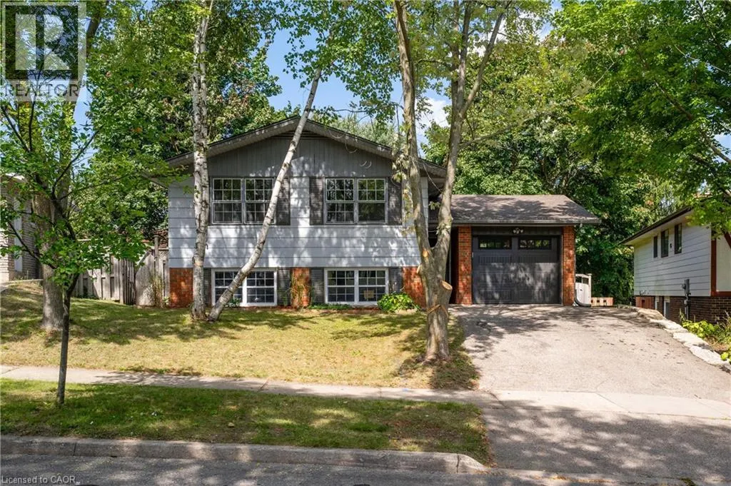328 BREEZEWOOD Crescent Unit# UPPER #UPPER