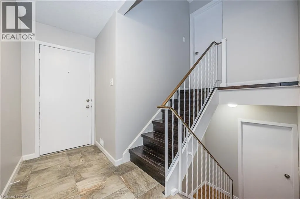 328 BREEZEWOOD Crescent Unit# UPPER #UPPER