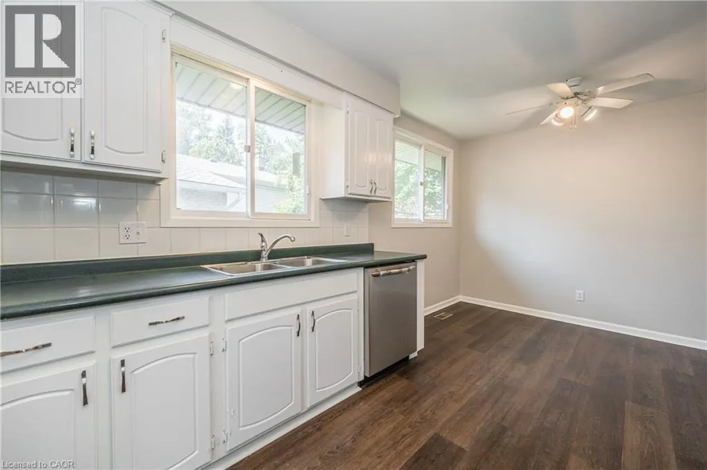 328 BREEZEWOOD Crescent Unit# UPPER #UPPER