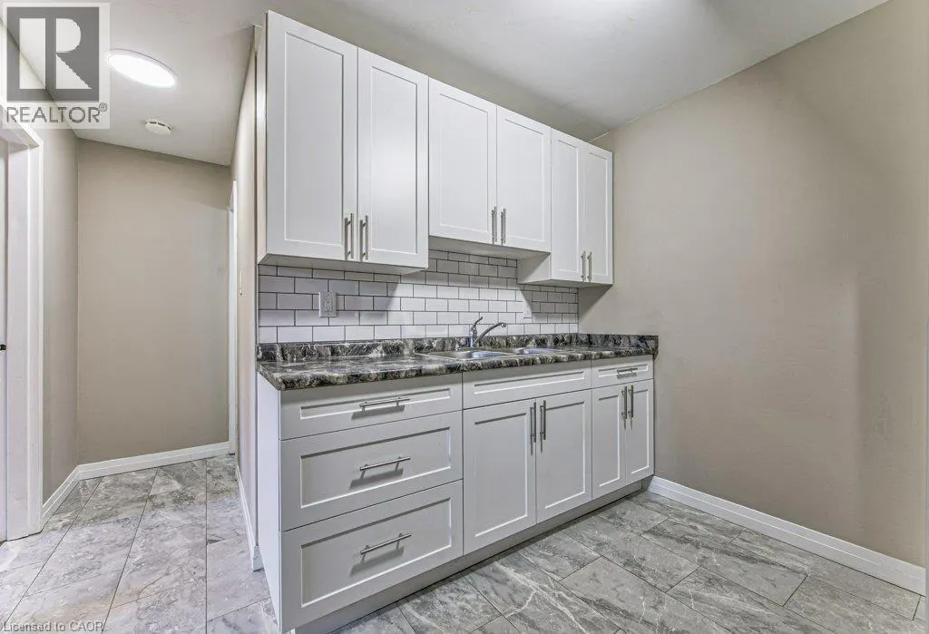 267 CLYDE Road Unit# 16 #16