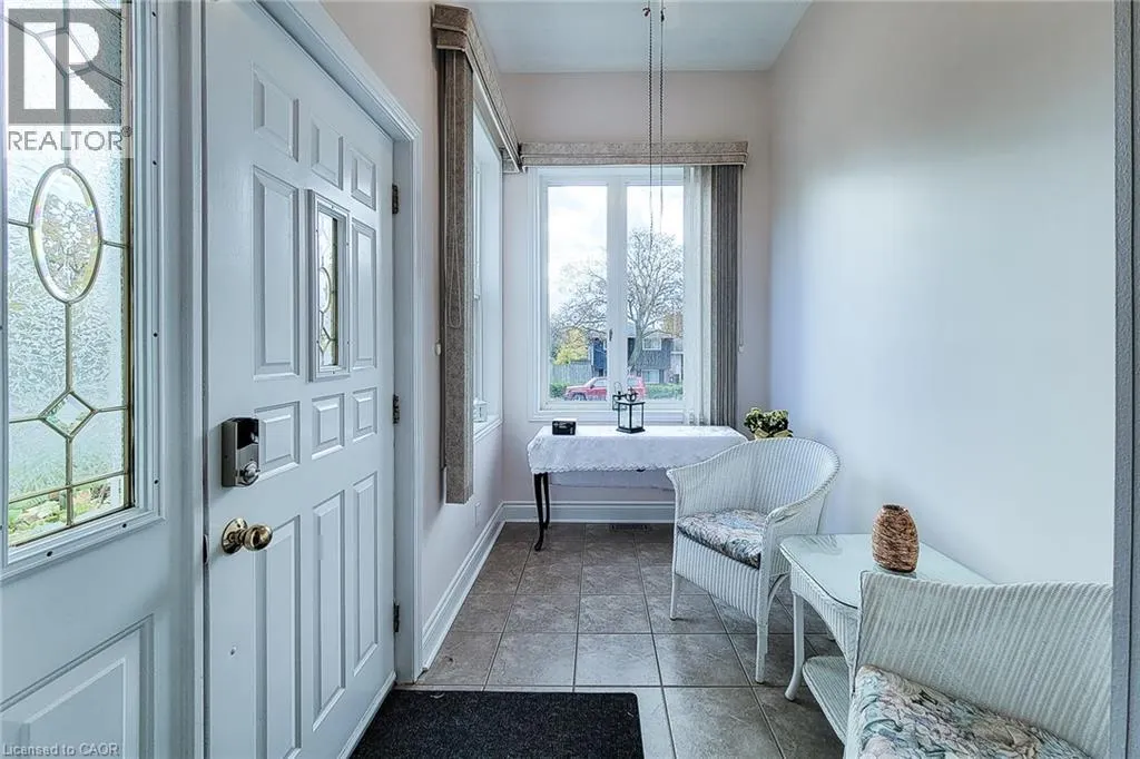 5 LYNFORD Avenue