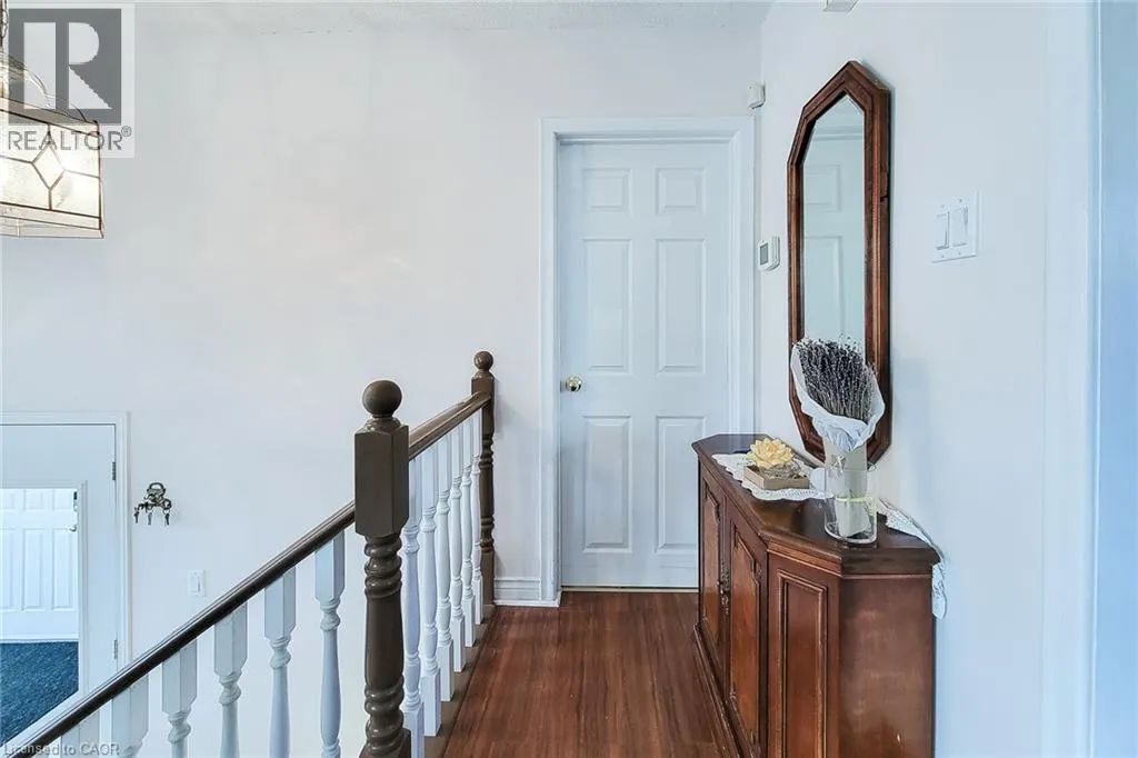 5 LYNFORD Avenue
