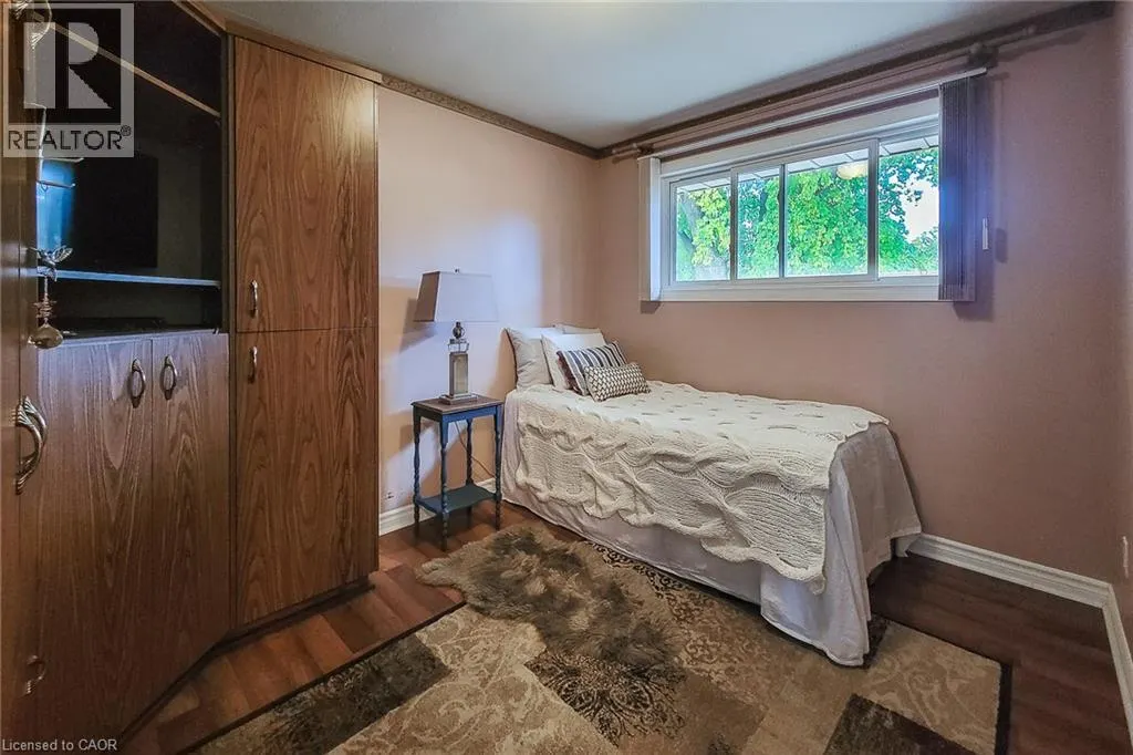 5 LYNFORD Avenue