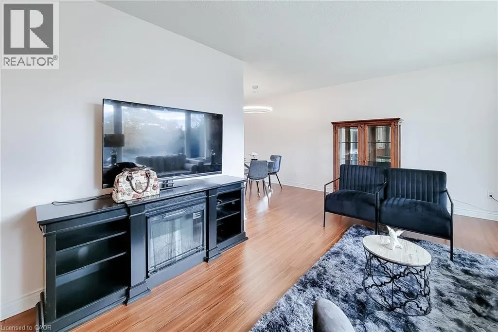 5 LYNFORD Avenue