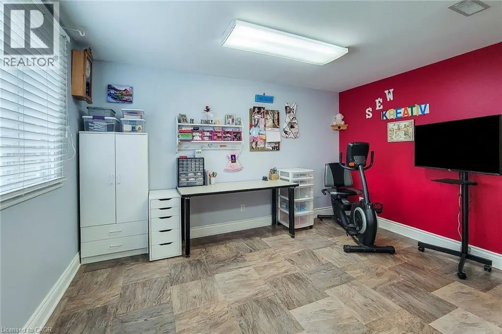 5 LYNFORD Avenue