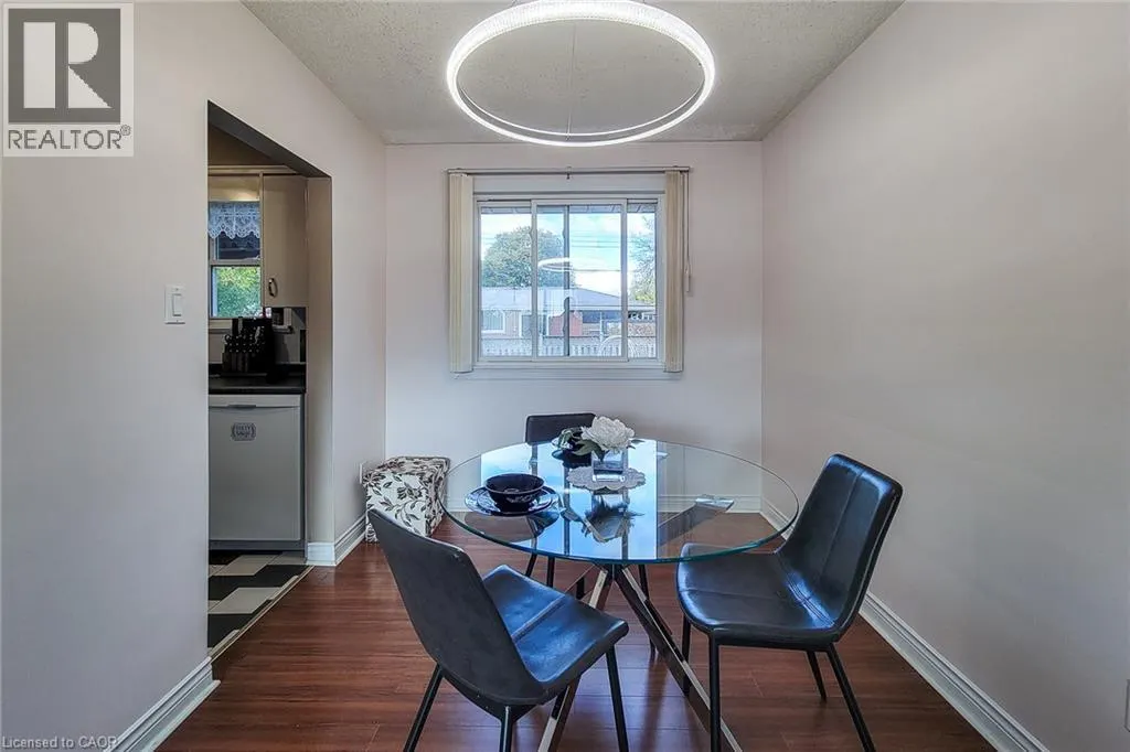 5 LYNFORD Avenue