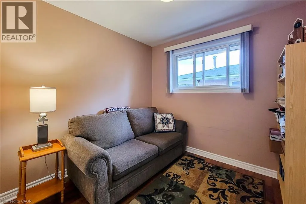 5 LYNFORD Avenue