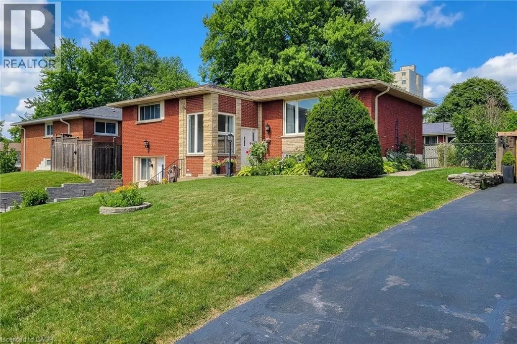 5 LYNFORD Avenue