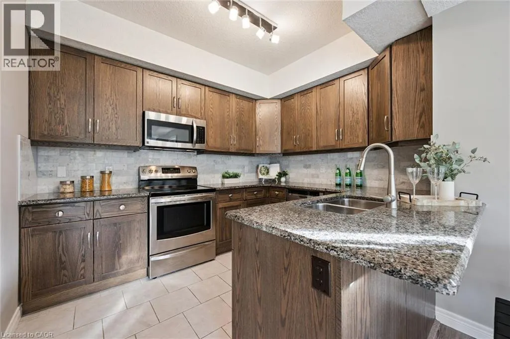 1114 FAIRWAY Road N Unit# B #B