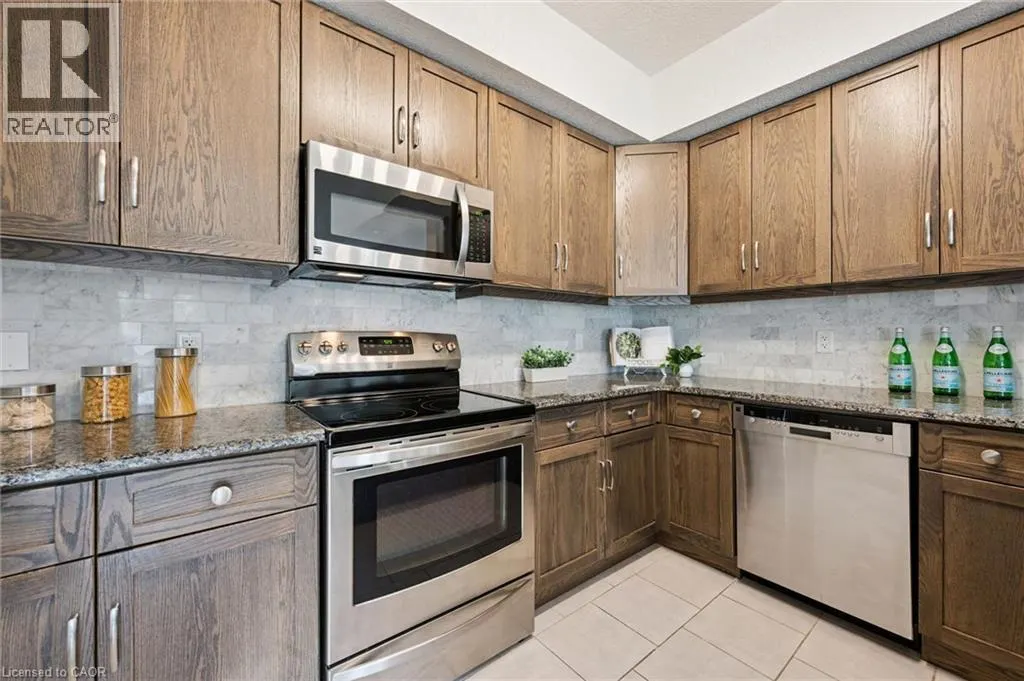 1114 FAIRWAY Road N Unit# B #B