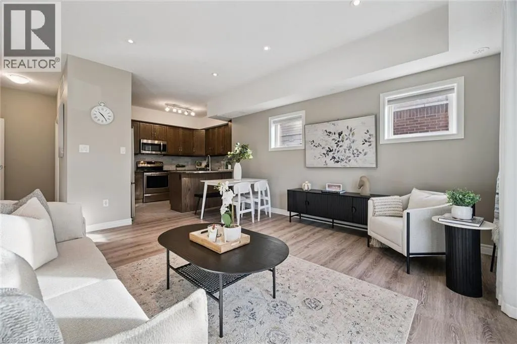 1114 FAIRWAY Road N Unit# B #B