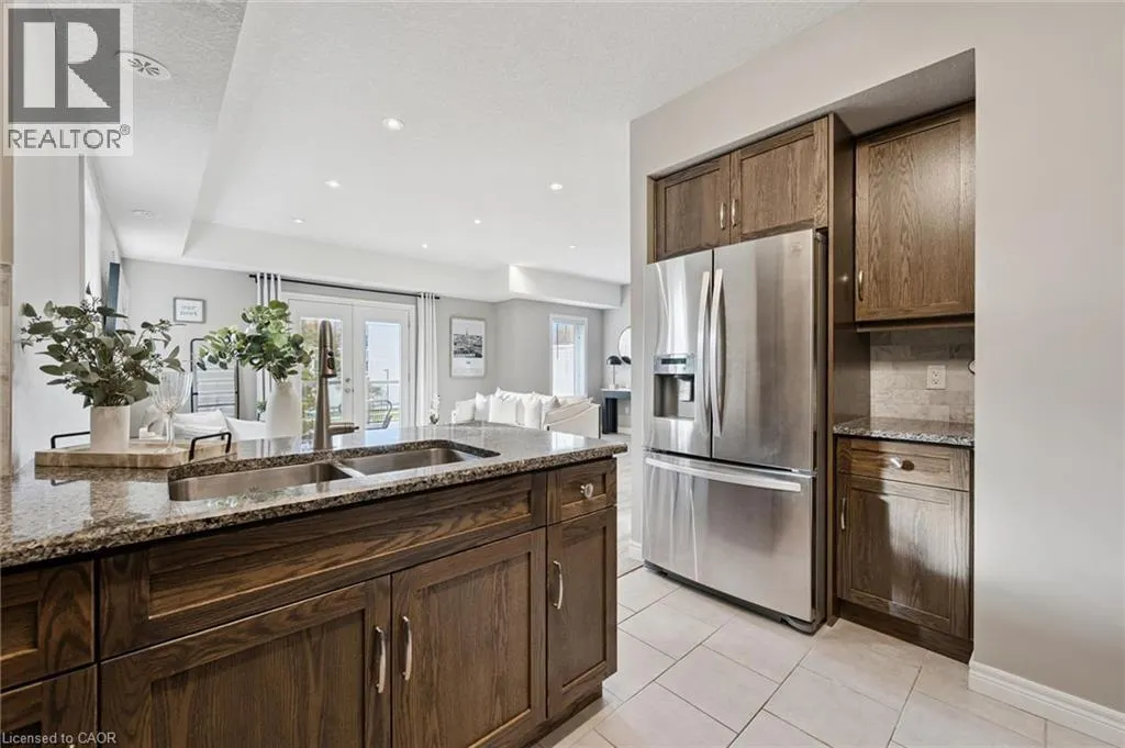 1114 FAIRWAY Road N Unit# B #B