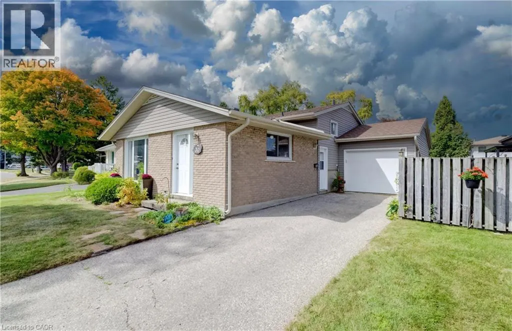 30 KINGSWOOD Drive