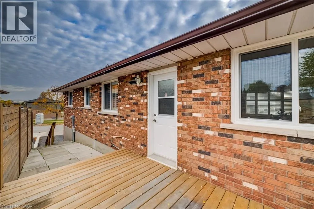 100 MOFFAT Drive