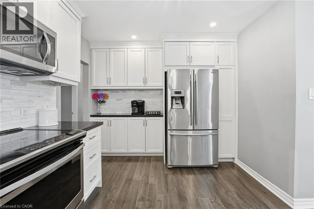 473 MOHAWK Road W