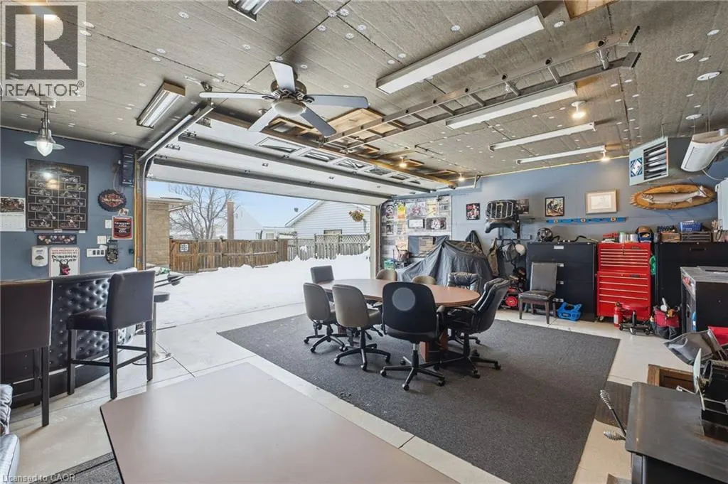 473 MOHAWK Road W