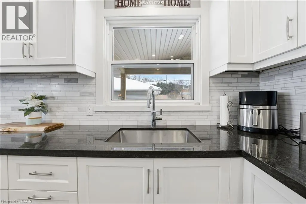 473 MOHAWK Road W