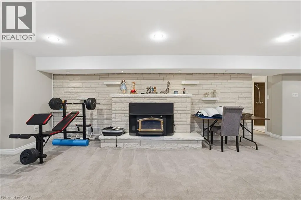 473 MOHAWK Road W