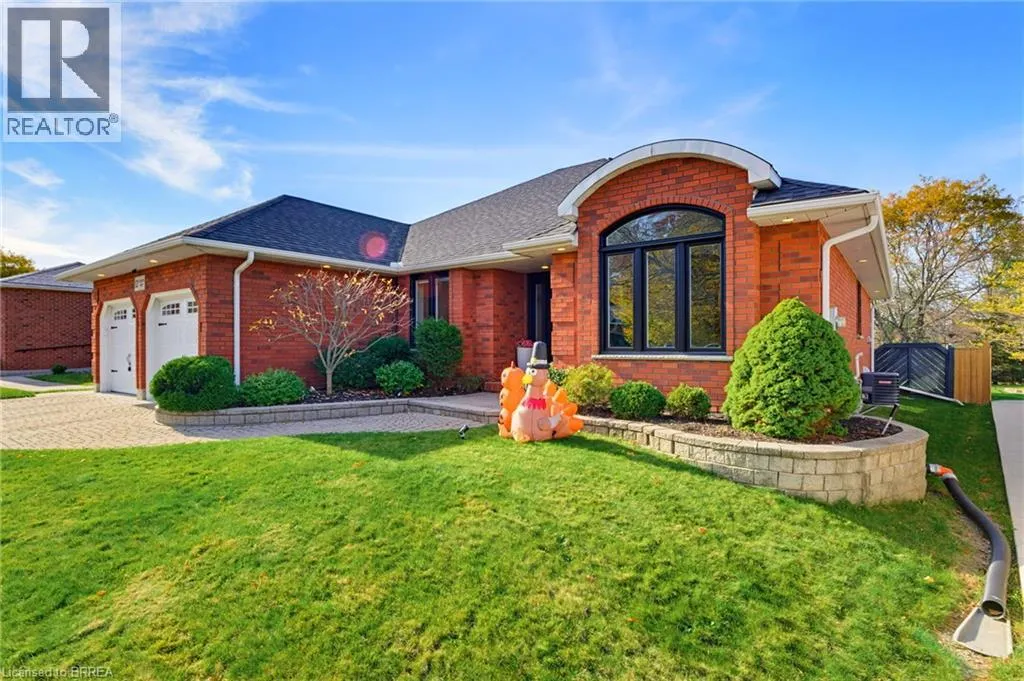 12 MACBRIDE Court