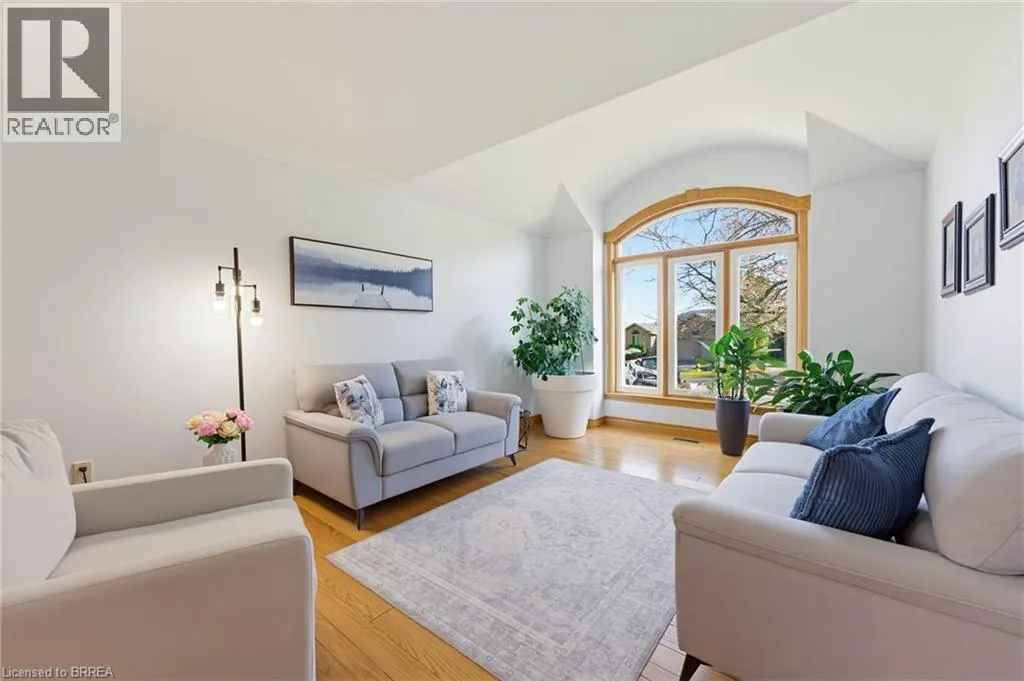 12 MACBRIDE Court