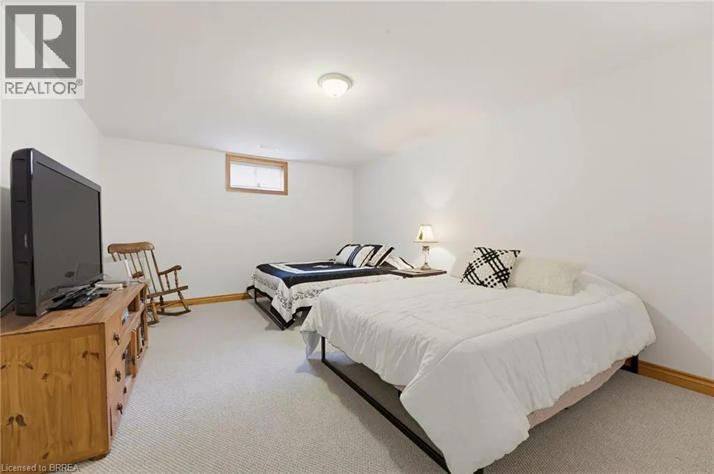 12 MACBRIDE Court