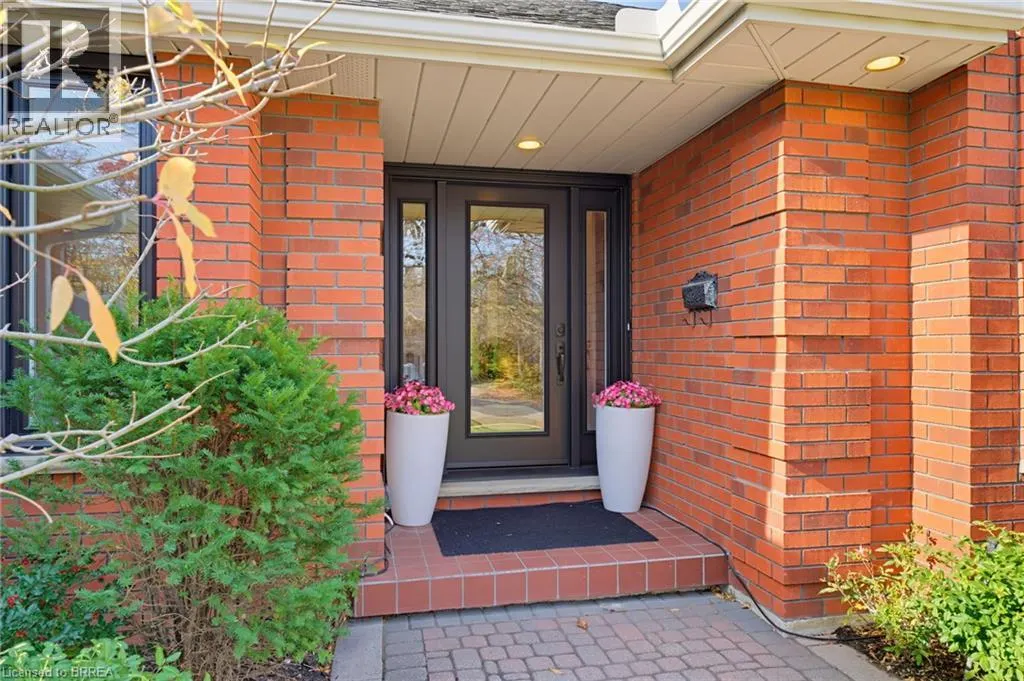 12 MACBRIDE Court