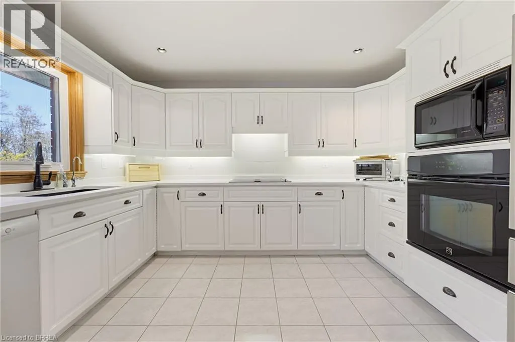 12 MACBRIDE Court