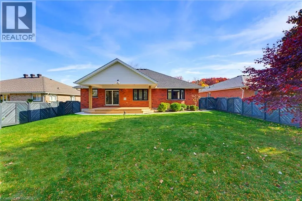 12 MACBRIDE Court
