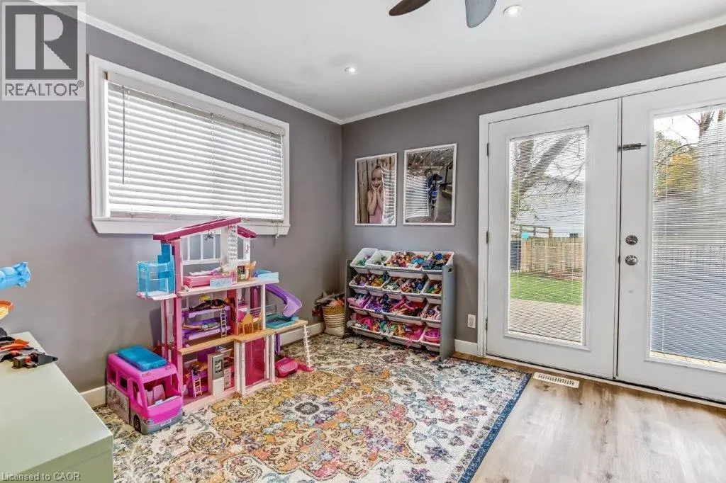 12 PANSY Avenue