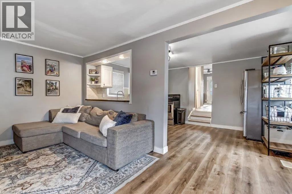 12 PANSY Avenue