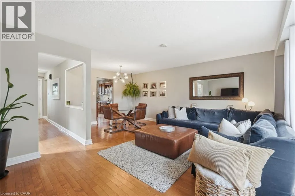 2266 MELISSA Crescent