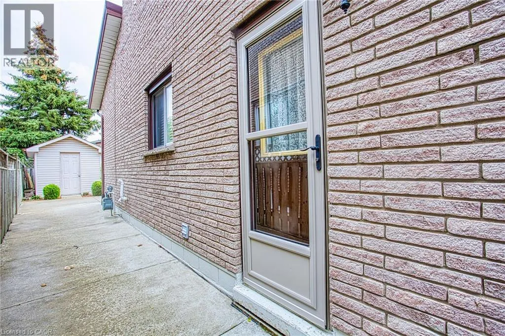 11 ELLEN Avenue