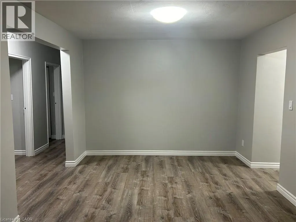 154 ELGIN Street N Unit# 3 #3
