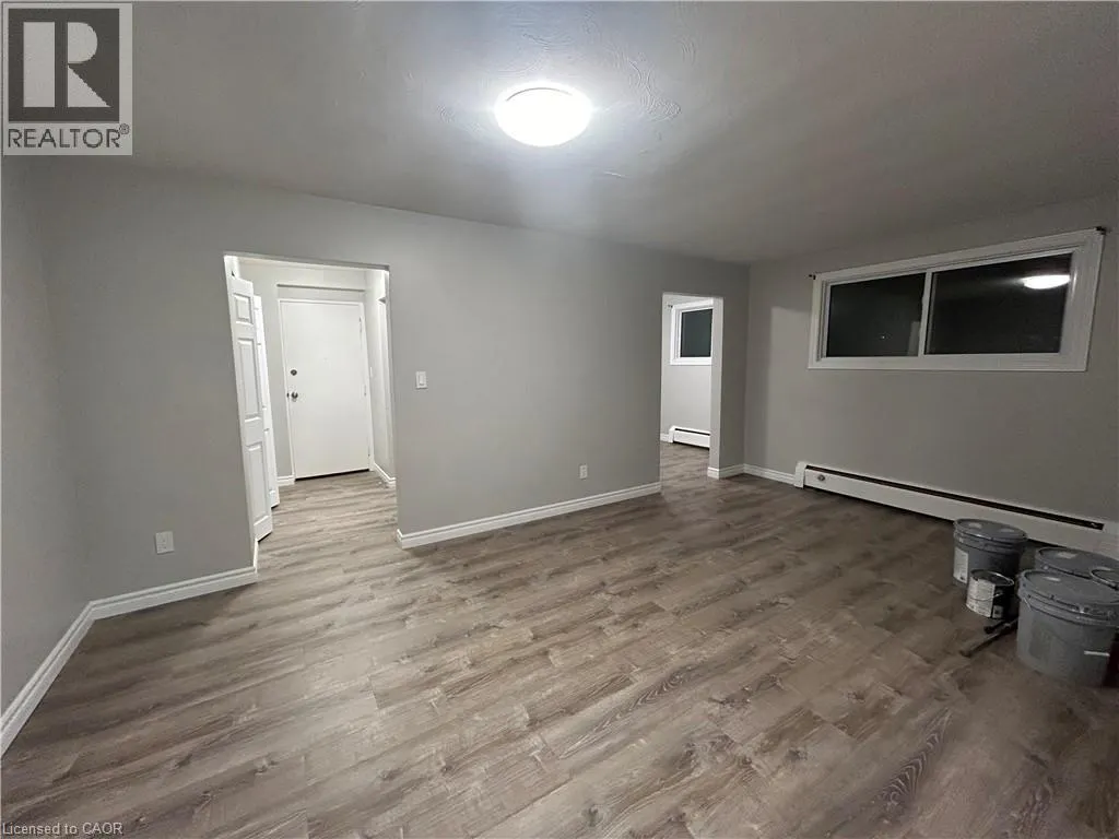 154 ELGIN Street N Unit# 3 #3