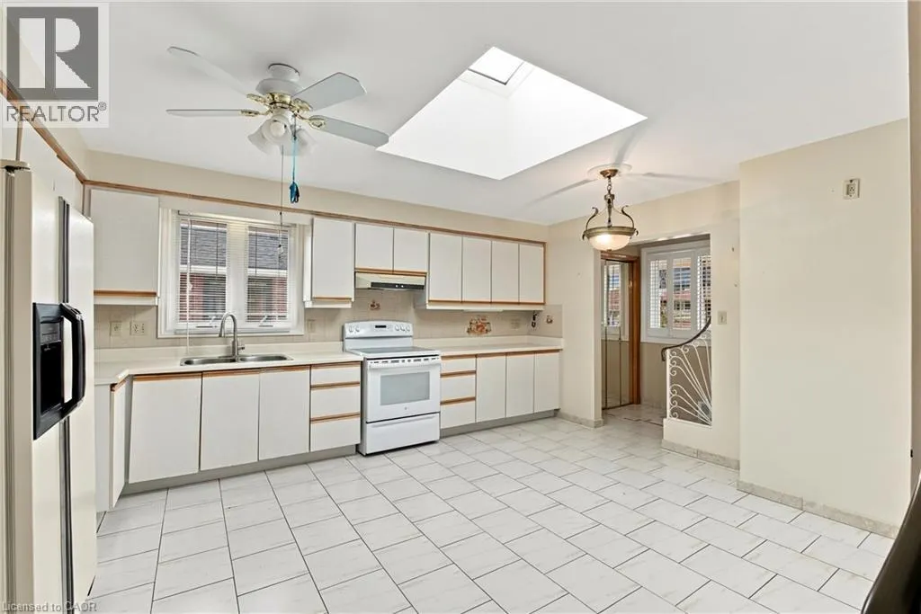 15 FLORA Drive