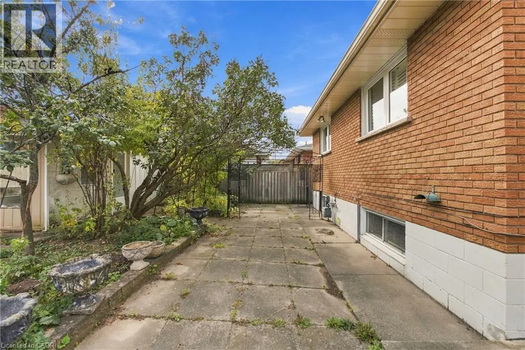 15 FLORA Drive