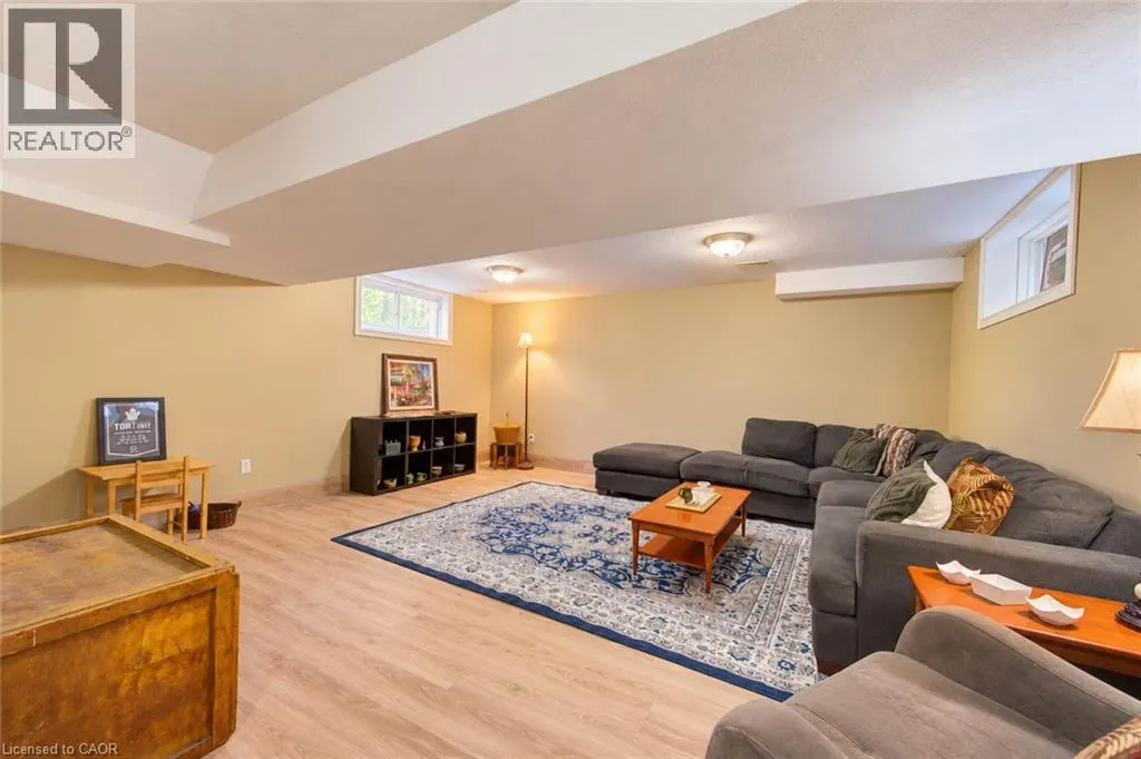 233 OPRINGTON Place