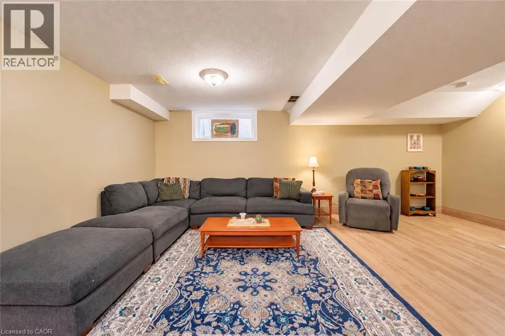 233 OPRINGTON Place
