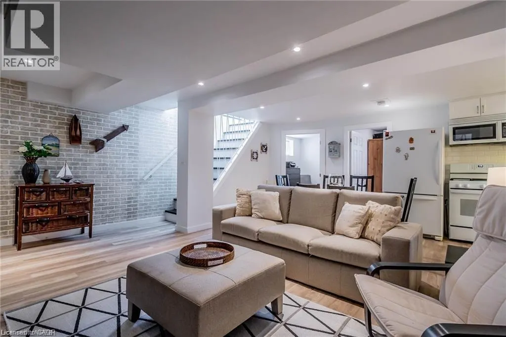 3774 MATHEWSON Avenue Unit# BSMT(LOWER)