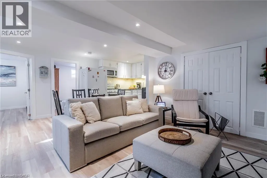 3774 MATHEWSON Avenue Unit# BSMT(LOWER)